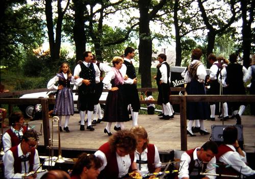1992-HG-Aalen-beim-Waldfest-Heimat-und-Trachtenverein